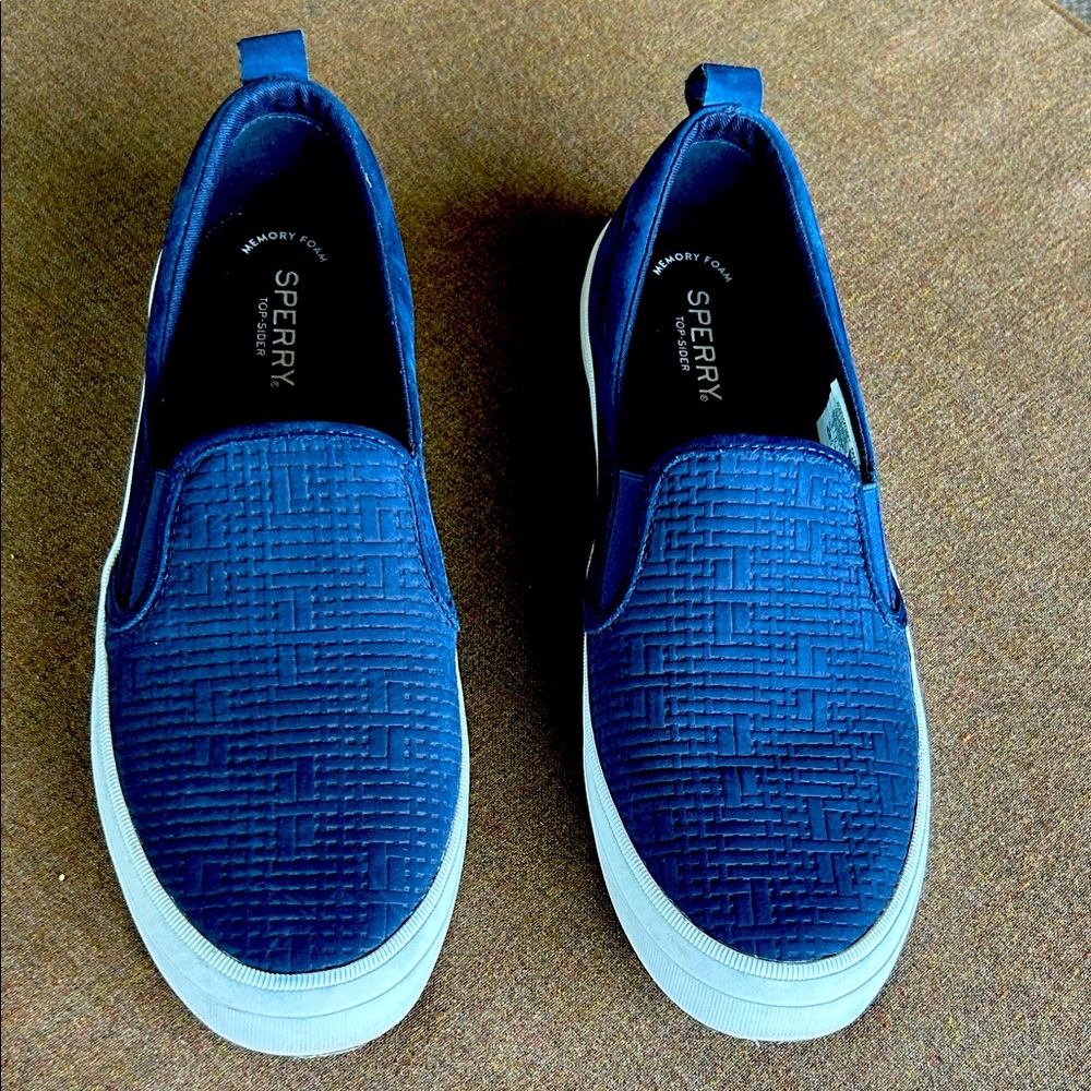 Women’s Sperry suede slip ons size 10